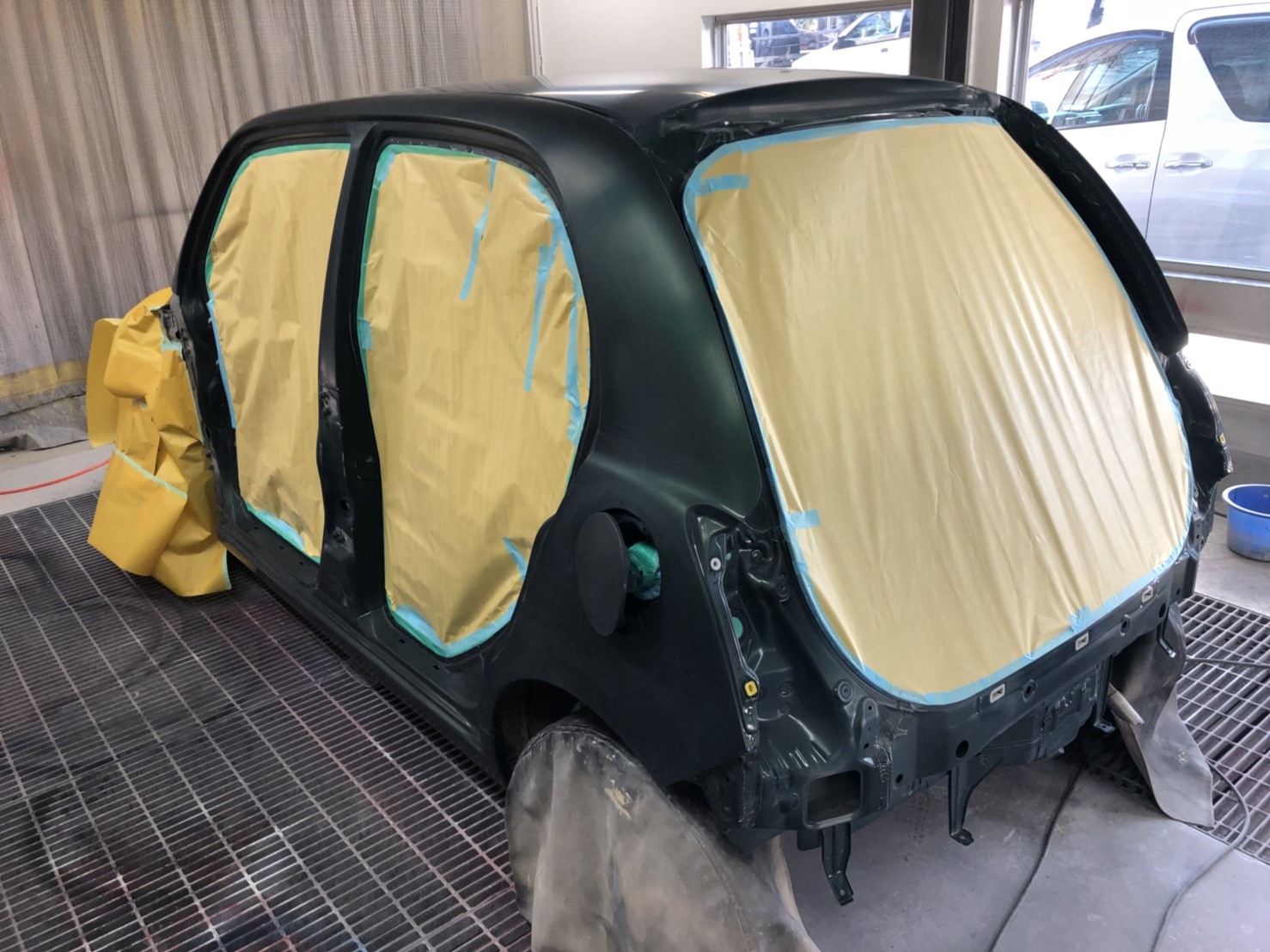 伊丹市のお客様 オールペイント ミラジーノ 兵庫県伊丹市の板金塗装キズへこみ事故車の修理 実績台 ガレージウィズユー